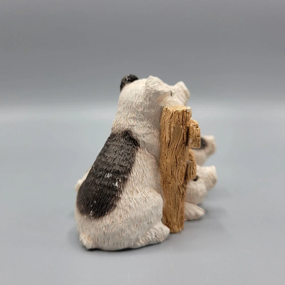 Three Little Pigs In Fence Figurine Farm House Shelf Decor Resin